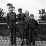 Soph Huenken ?, Mother, Keith & Arthur on deck 2/4/1958