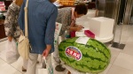 Guess-the-weight drawing, grocery store, Kanazawa, 20 July